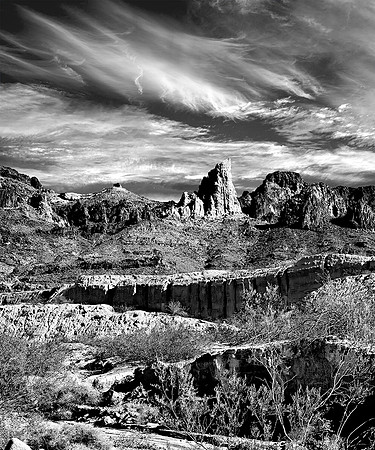 NEEDLES MOUNTAINS MOJAVE MOUNTAIN RANGE  BLACK & WHITE